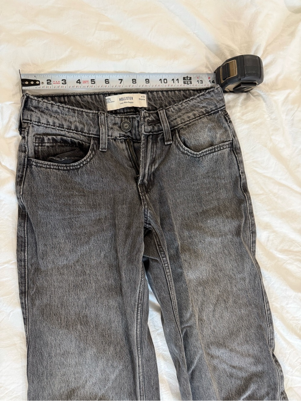 Hollister Women's Gray low rise Straight Jeans